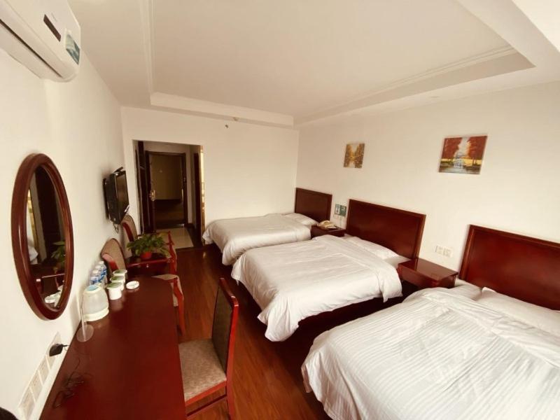 Greentree Inn Huai'An Bus Station Golden Eagle Xinya Huaihai Road Business Hotel Екстер'єр фото