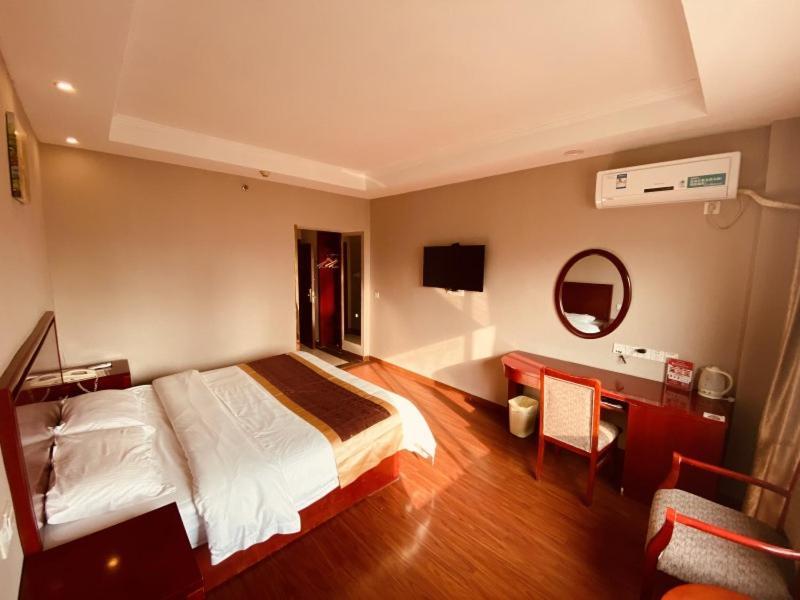 Greentree Inn Huai'An Bus Station Golden Eagle Xinya Huaihai Road Business Hotel Екстер'єр фото