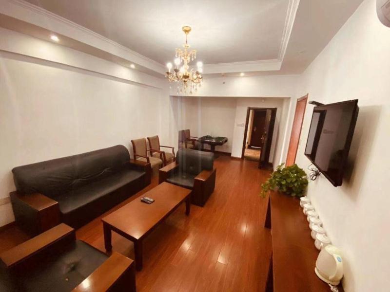Greentree Inn Huai'An Bus Station Golden Eagle Xinya Huaihai Road Business Hotel Екстер'єр фото