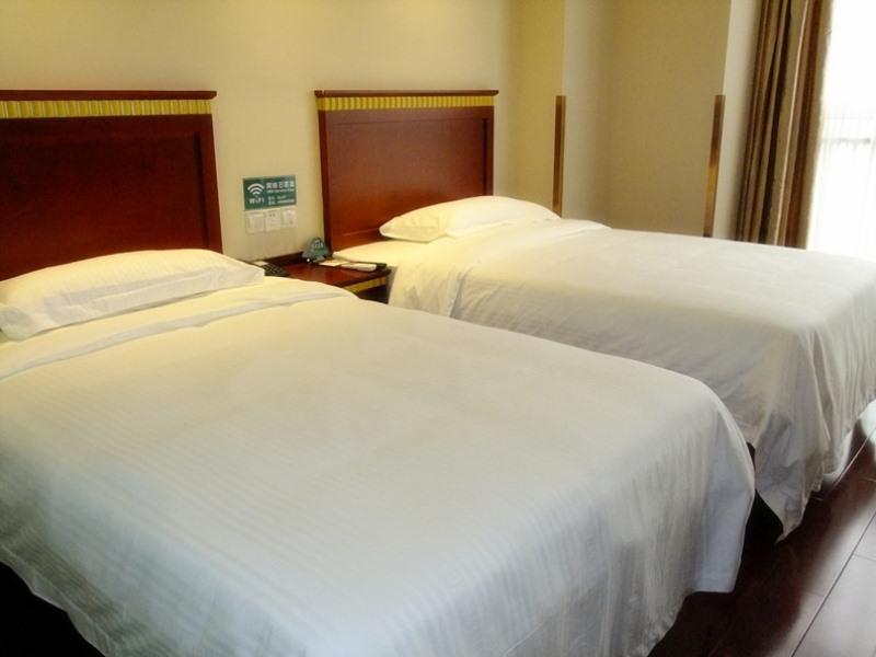 Greentree Inn Huai'An Bus Station Golden Eagle Xinya Huaihai Road Business Hotel Екстер'єр фото