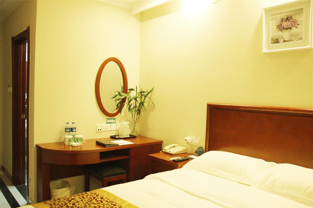 Greentree Inn Huai'An Bus Station Golden Eagle Xinya Huaihai Road Business Hotel Екстер'єр фото