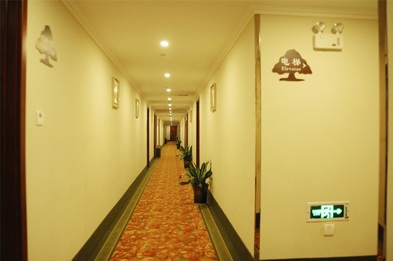 Greentree Inn Huai'An Bus Station Golden Eagle Xinya Huaihai Road Business Hotel Екстер'єр фото