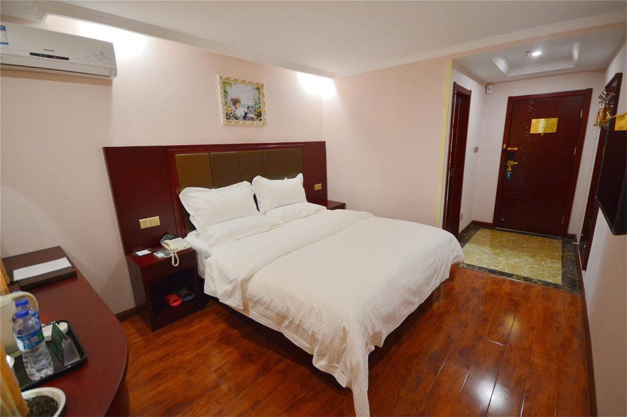 Greentree Inn Huai'An Bus Station Golden Eagle Xinya Huaihai Road Business Hotel Екстер'єр фото